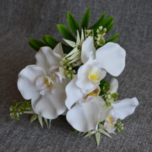 orchidea csokor pálmalevéllel